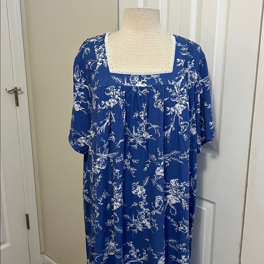 Adonna Blue and White Floral Owl Print Short Sleeve Nightgown Size 3X - Picture 2 of 16